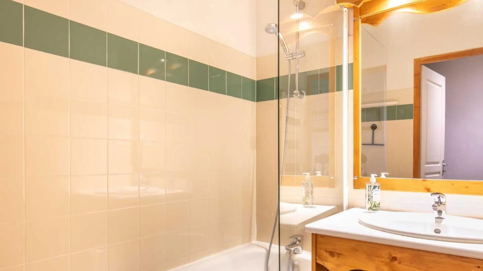Apartment V Du Bachat Melezes E By Interhome Chamrousse 0*,